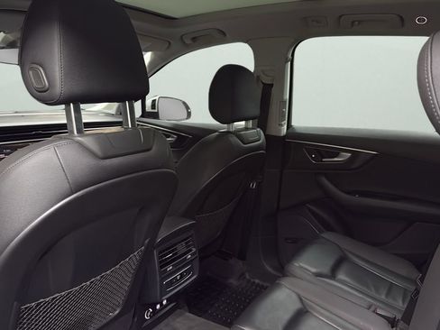 Used 2020 Audi Q7 3.0T Premium Plus w/ Premium Plus Package image 29