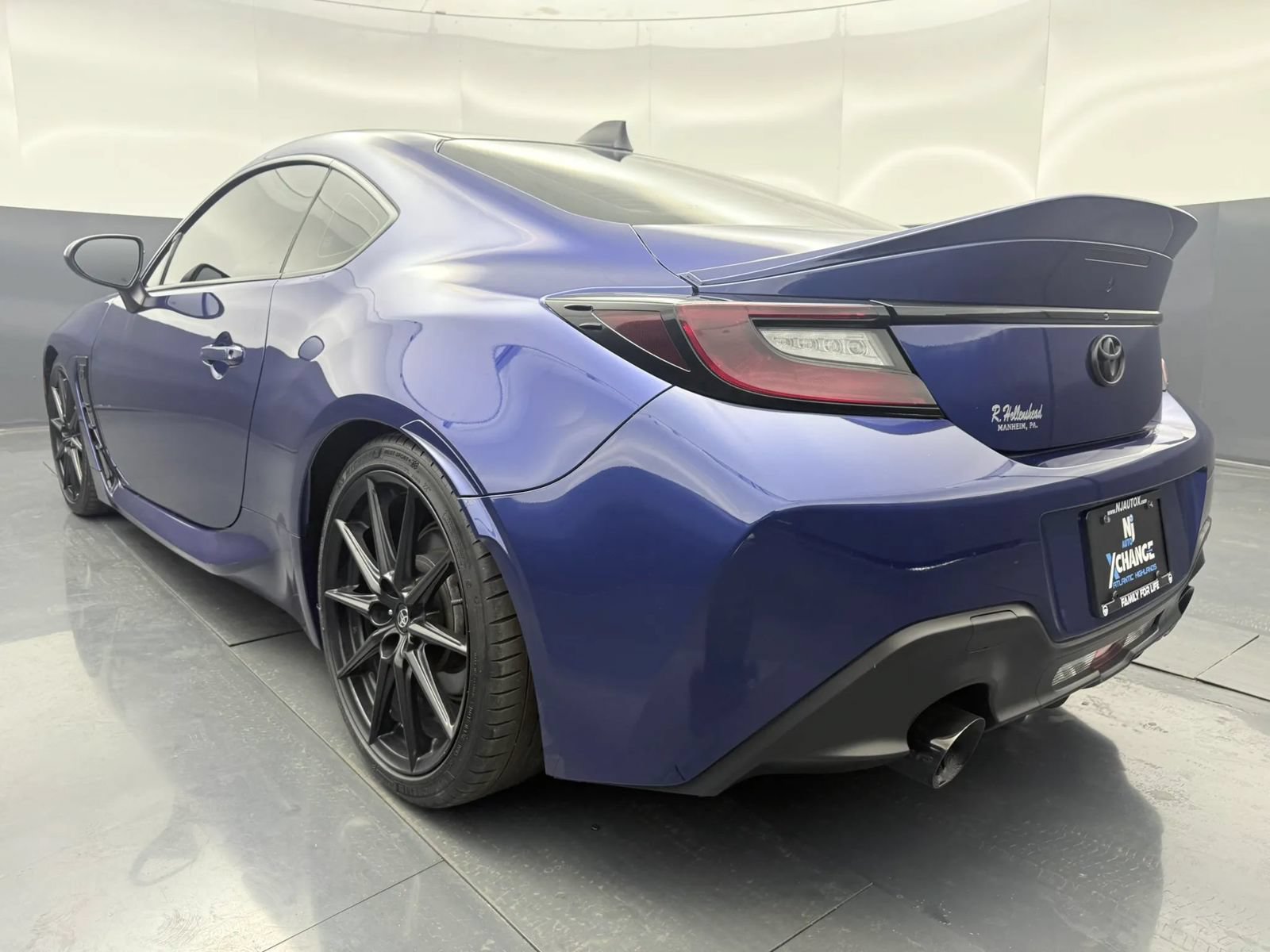 Used 2024 Toyota GR86 Premium RWD image 5