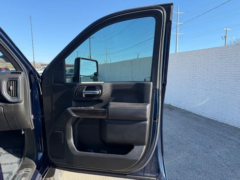 Used 2022 Chevrolet Silverado 3500 LT w/ Convenience Package image 24