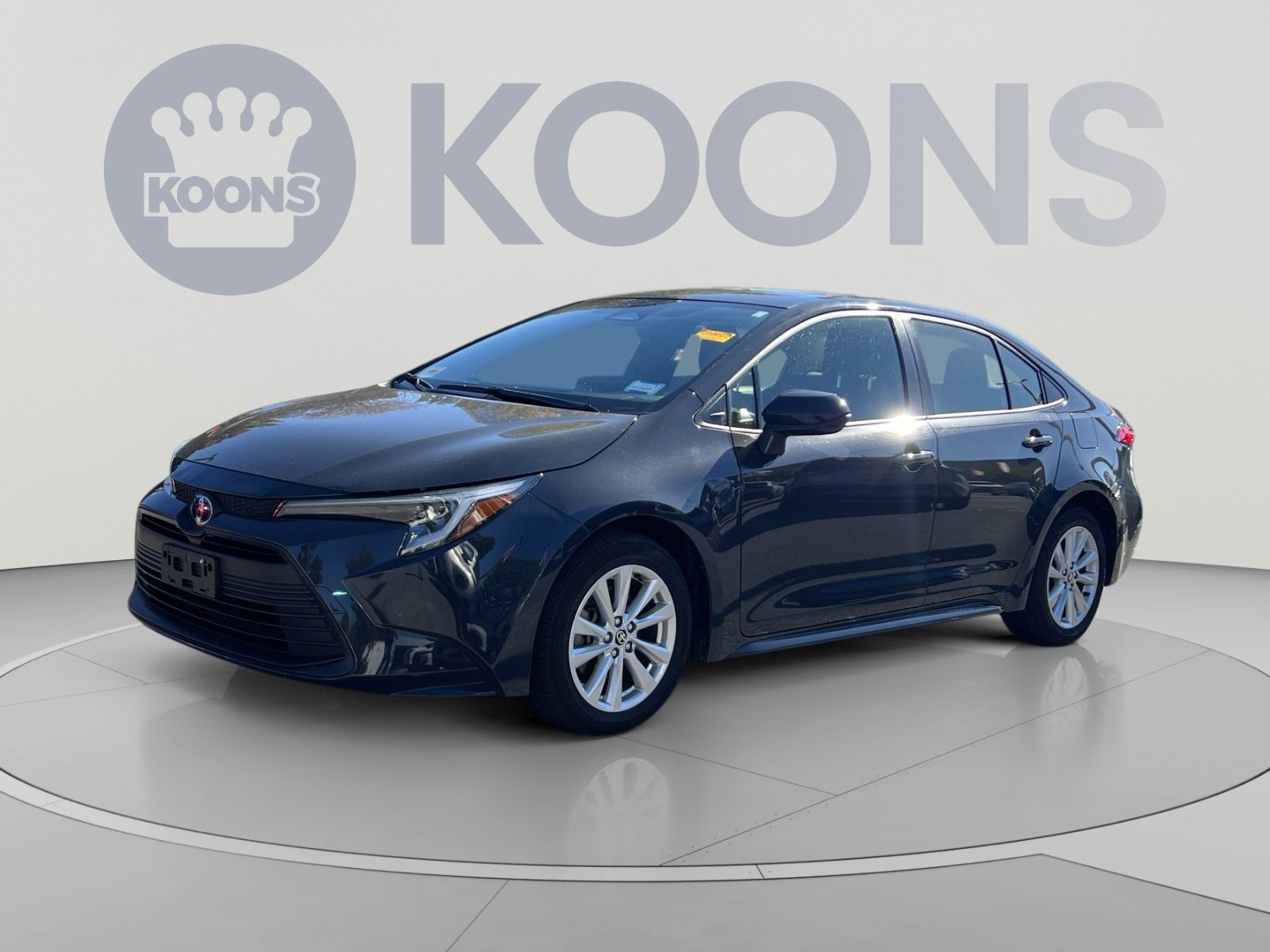 Used 2025 Toyota Corolla LE w/ LE Premium Package FWD image 1