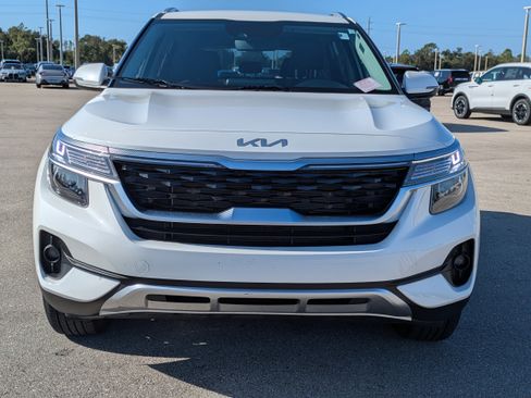 Certified 2023 Kia Seltos S w/ Navigation Package image 3