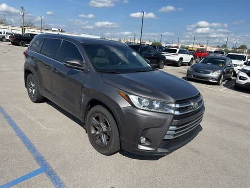 Used 2017 Toyota Highlander Limited Platinum image 26