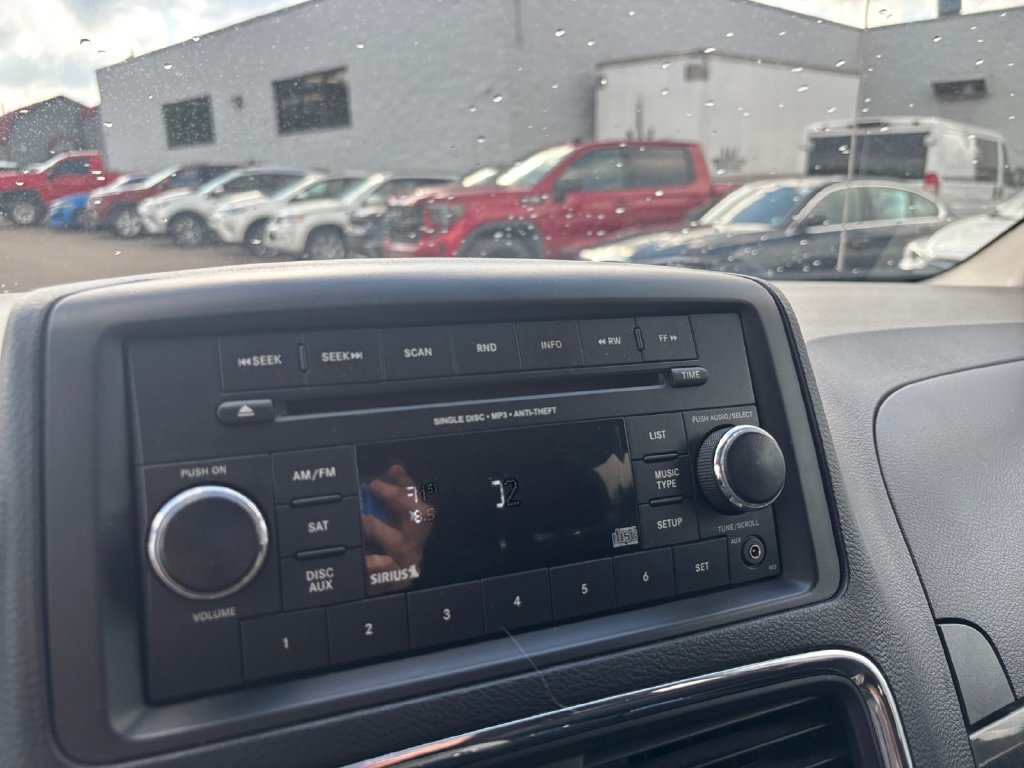 Used 2016 Dodge Grand Caravan SXT FWD image 19