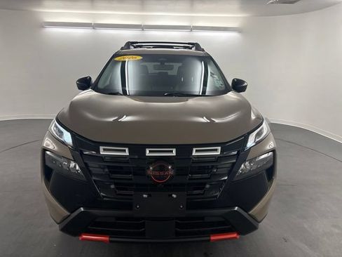 Used 2026 Nissan Rogue SV AWD/4WD image 3