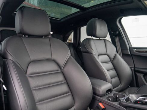 New 2026 Porsche Macan image 27