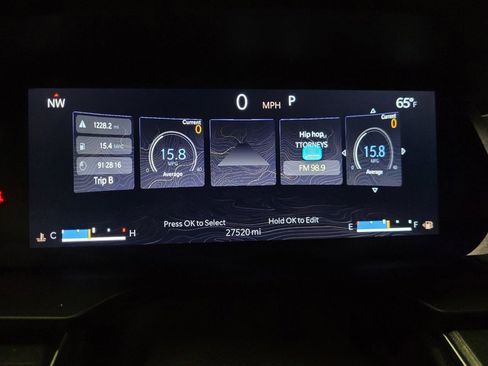 Used 2022 Jeep Grand Cherokee L Laredo w/ Luxury Tech Group I image 23