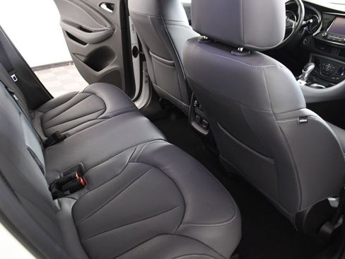 Used 2019 Buick Envision Essence image 22