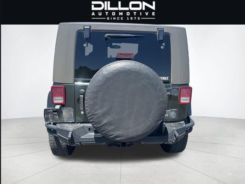 Used 2010 Jeep Wrangler Sahara w/ Trailer Tow Group AWD/4WD image 11
