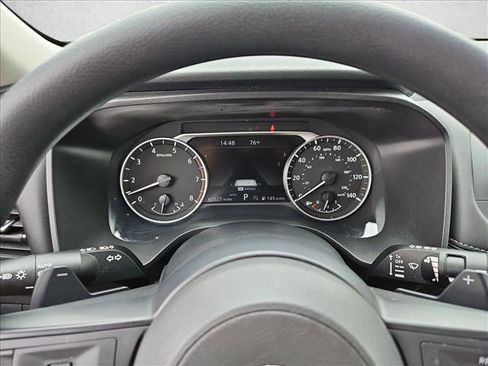 Used 2024 Nissan Rogue SV AWD/4WD image 11