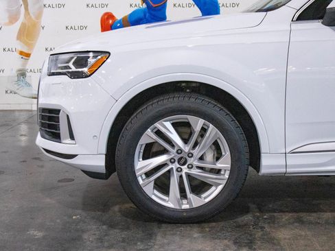 Used 2022 Audi Q7 Premium Plus image 16