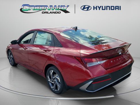 Used 2025 Hyundai Elantra Sport FWD image 3