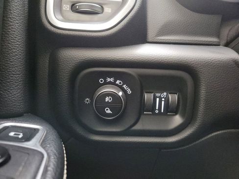 Used 2020 RAM 2500 Laramie w/ Night Edition image 15