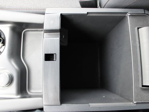 Used 2025 Ford Explorer Active image 23