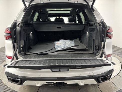 Used 2024 BMW X5 xDrive40i w/ M Sport Package AWD/4WD image 21