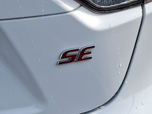 Used 2025 Toyota Corolla SE w/ Convenience Package image 32