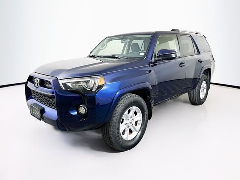 Used 2019 Toyota 4Runner SR5 image 3
