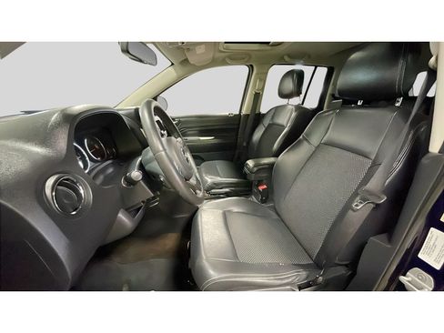 Used 2014 Jeep Compass Latitude w/ Sun/Sound Group AWD/4WD image 12