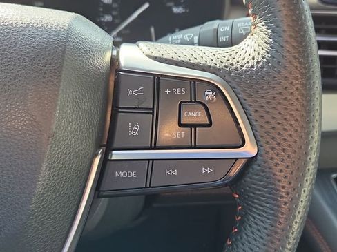 Used 2022 Toyota Sienna XSE image 27