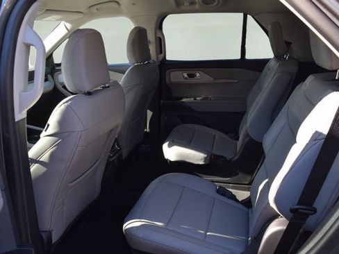 New 2026 Ford Explorer Active w/ Active Comfort Package image 6