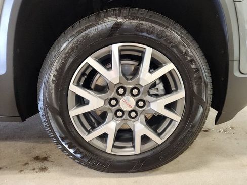 Used 2023 GMC Acadia SLE w/ Driver Convenience Package AWD/4WD image 35