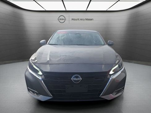 Certified 2024 Nissan Altima 2.5 SV w/ SV Premium Package AWD/4WD image 2