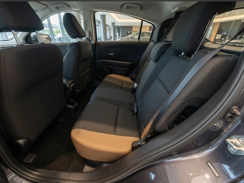 Used 2017 Honda HR-V LX image 9