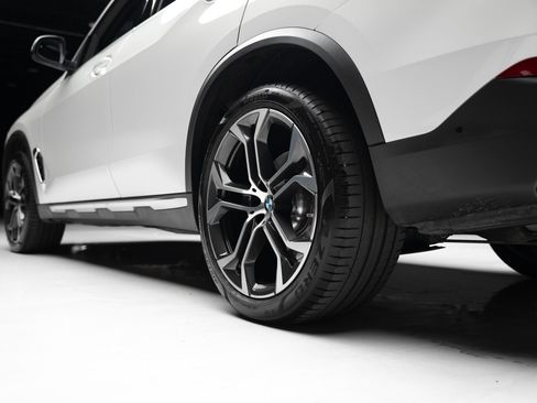Used 2024 BMW X5 sDrive40i w/ Premium Package RWD image 78