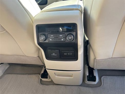 Used 2021 GMC Acadia Denali w/ Denali Ultimate Package image 16