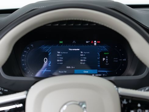 New 2026 Volvo XC90 T8 Ultra w/ Protection Package Premier AWD/4WD image 18