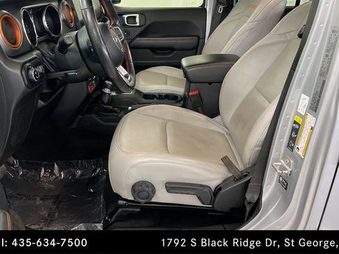 Used 2022 Jeep Gladiator Mojave w/ LED Lighting Group image 17