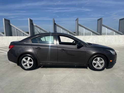 Used 2014 Chevrolet Cruze LT FWD image 4