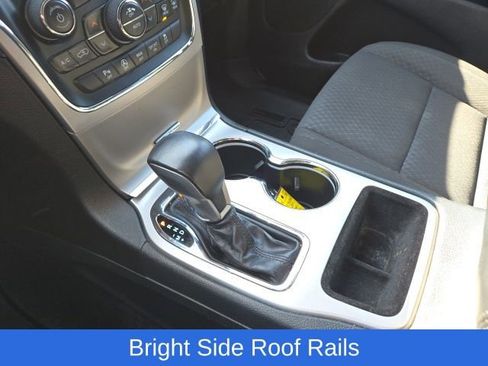 Used 2019 Jeep Grand Cherokee Laredo image 28