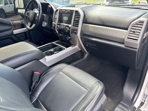 Used 2017 Ford F350 Lariat w/ Chrome Package image 30