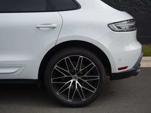 Certified 2026 Porsche Macan AWD/4WD image 39