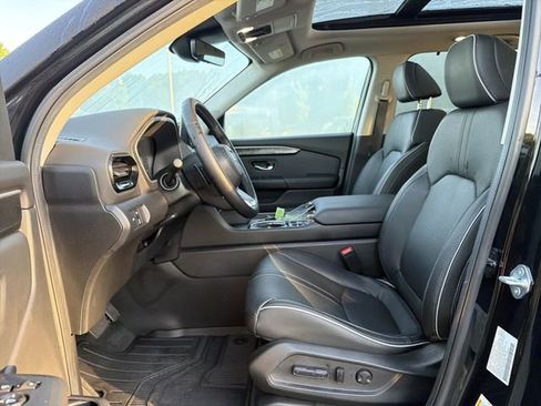 Used 2025 Honda Pilot Elite image 16