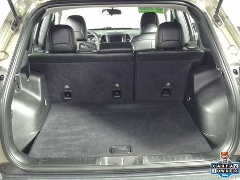 Used 2020 Jeep Cherokee Latitude Plus FWD image 26