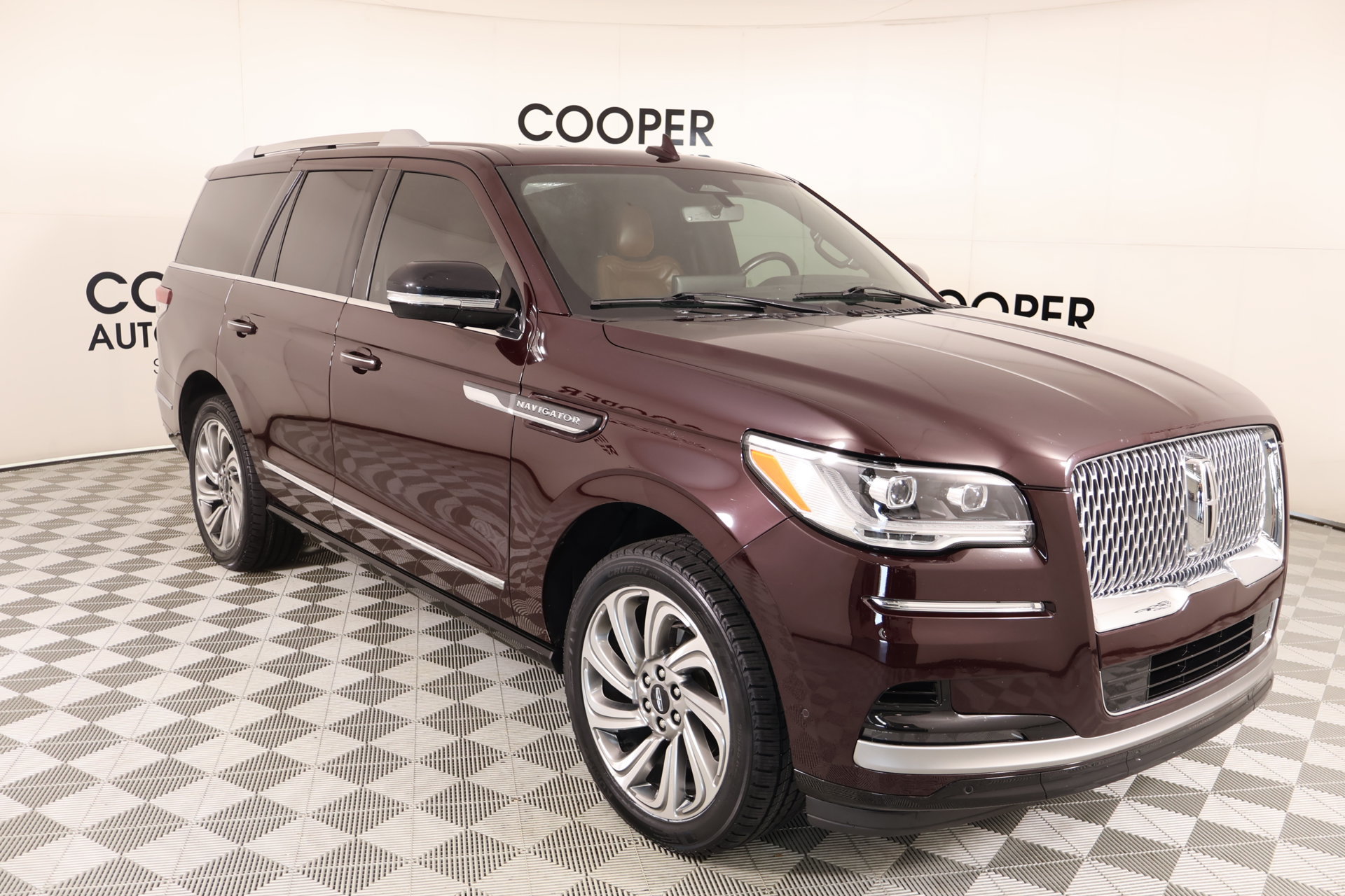Used 2023 Lincoln Navigator Reserve AWD/4WD image 1