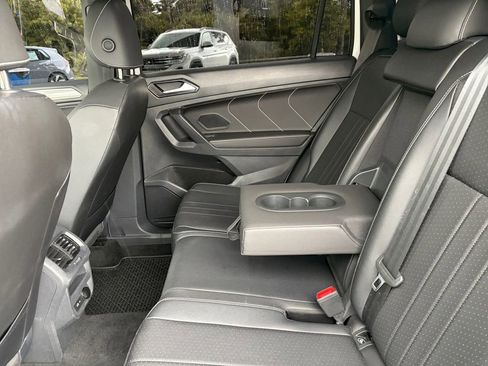Certified 2023 Volkswagen Tiguan SE R-Line FWD image 27