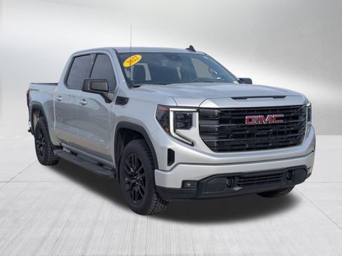 Used 2022 GMC Sierra 1500 Elevation w/ LPO, Elevation Black Package image 8