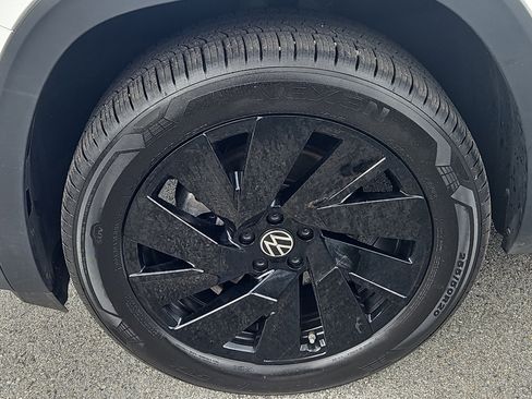 Used 2026 Volkswagen Atlas SE AWD/4WD image 4
