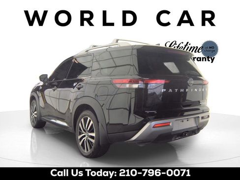Used 2025 Nissan Pathfinder Platinum FWD image 3