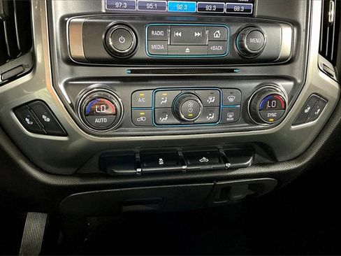 Used 2018 Chevrolet Silverado 1500 LT w/ All Star Edition image 4