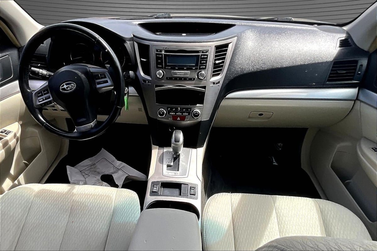 Used 2012 Subaru Outback 2.5i Premium w/ All-Weather Pkg AWD/4WD image 7