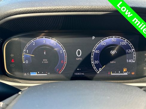 Used 2024 Jeep Wagoneer Base image 35