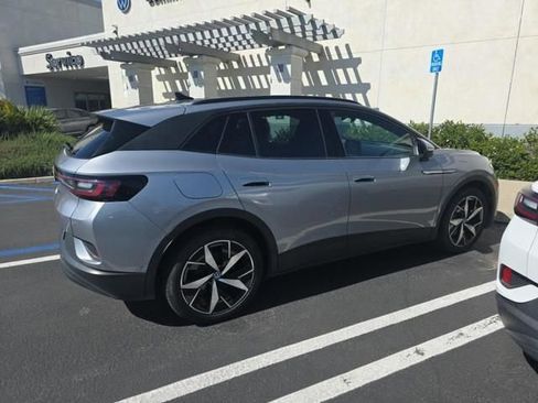 Used 2023 Volkswagen ID.4 Pro S image 2