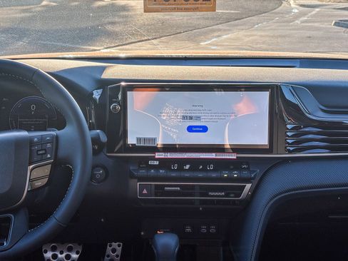 New 2026 Toyota Camry Hybrid FWD image 16