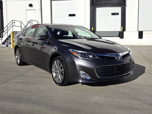 Used 2015 Toyota Avalon XLE Touring image 3