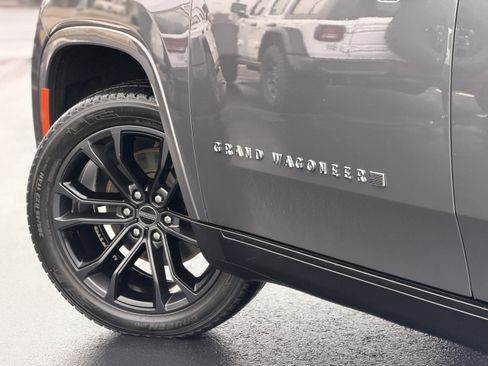 Used 2023 Jeep Grand Wagoneer Series II Obsidian w/ Quick Order Packagew 28T image 8