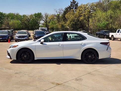 Used 2023 Toyota Camry XSE image 4