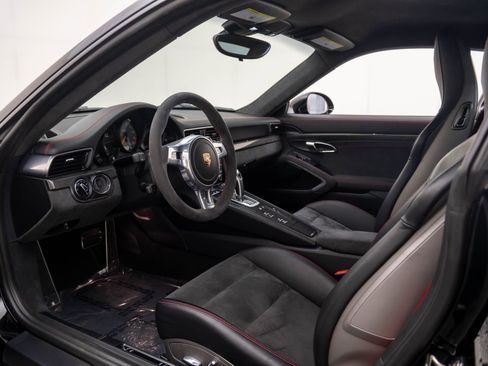 Certified 2014 Porsche 911 GT3 image 4
